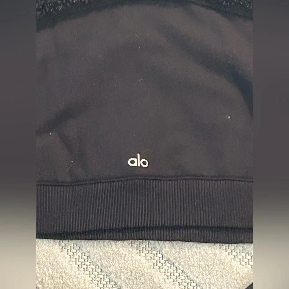 ALO Yoga Oversized City Sherpa Fleece Trim Cropped Sweatshirt in Black - XS